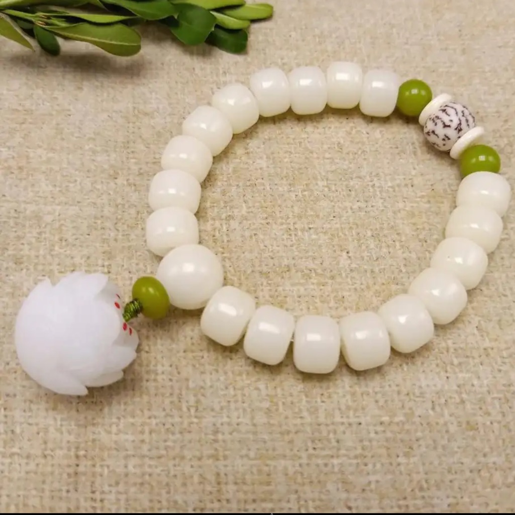Bodhi Root Carved Lotus Meditation Bracelet 22$